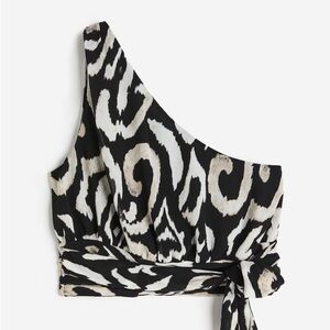 H&M black and white one shoulder crepe cropped crop top with tie SMALL NWT